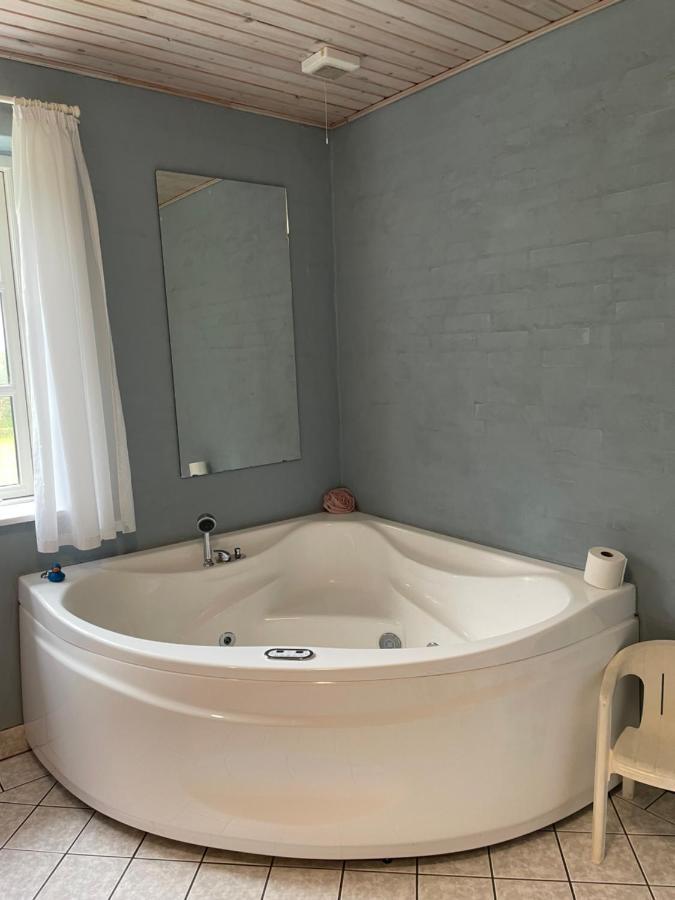 Dybvad Pedersholt Bed & Breakfast المظهر الخارجي الصورة